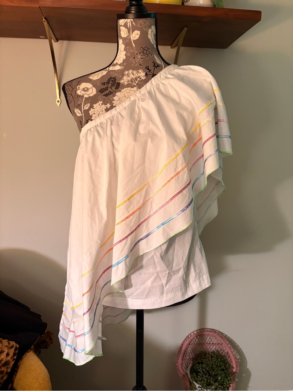 Alceè White Asymmetrical One Shoulder Rainbow Stitch Blouse Size S